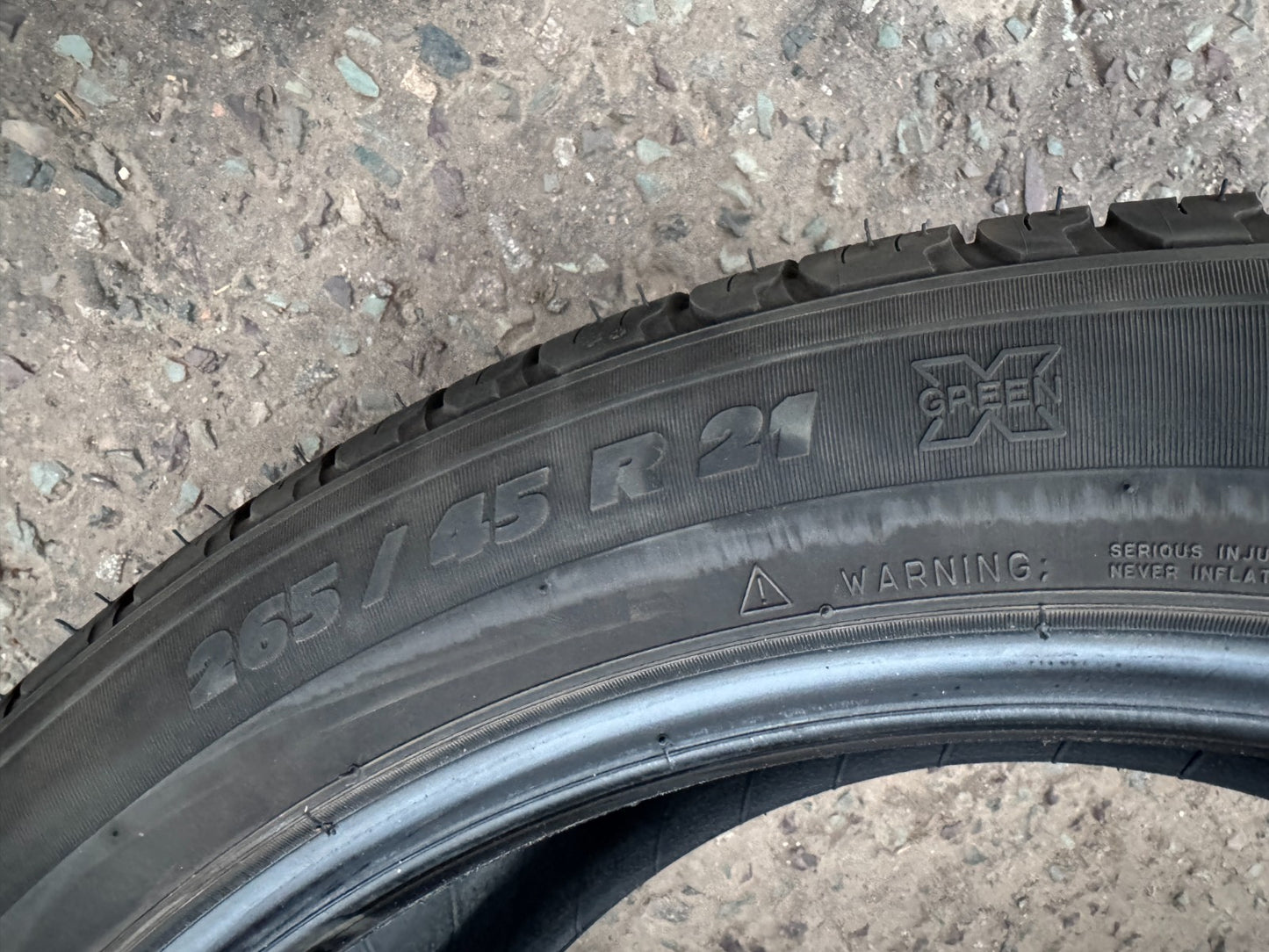 265/45/R21 104W Michelin latitude Tour HP M&S JLR Tyre 6mm 265 45 21 2024 tyre