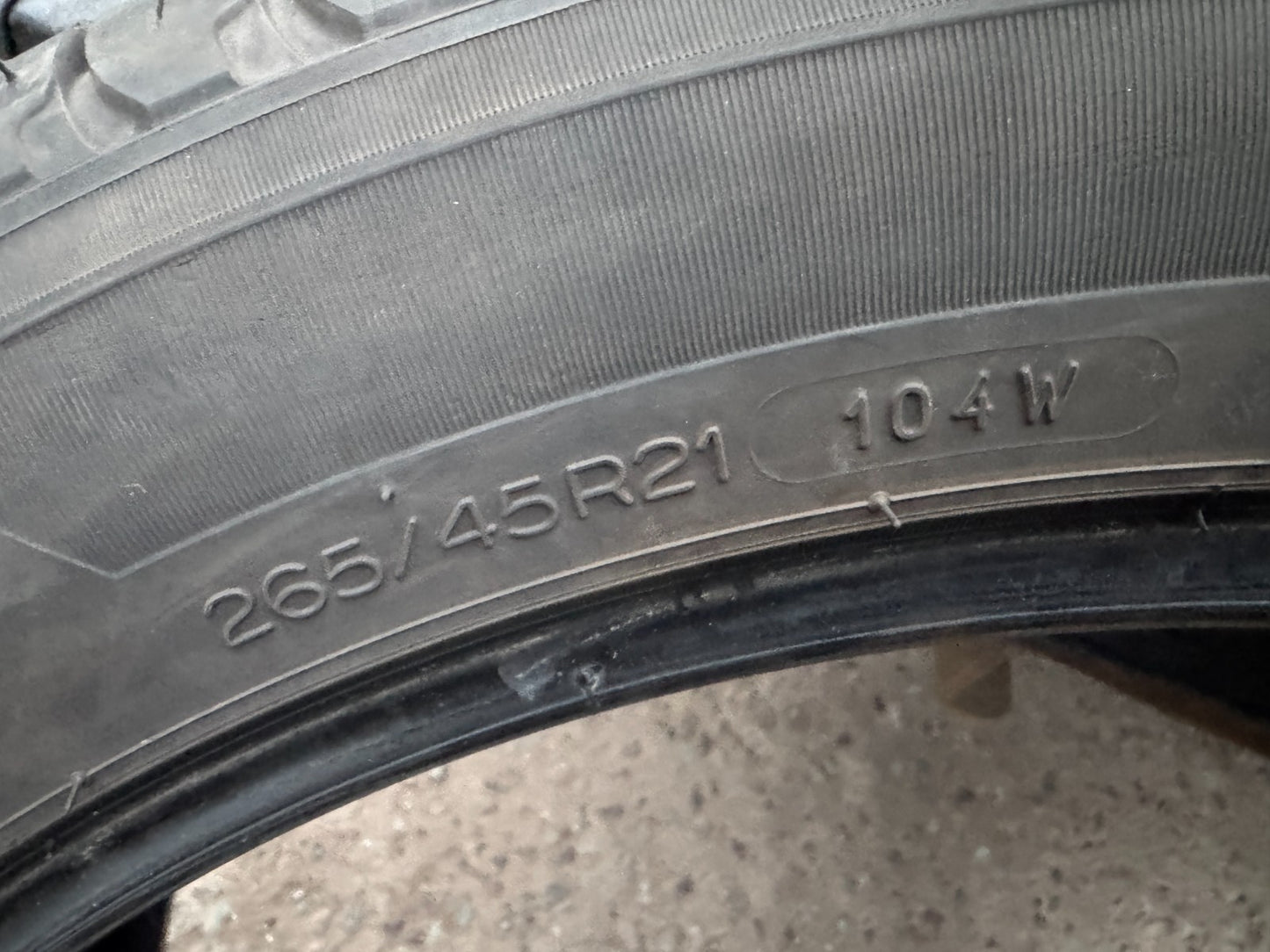 265/45/R21 104W Michelin latitude Tour HP M&S JLR Tyre 6mm 265 45 21 2024 tyre