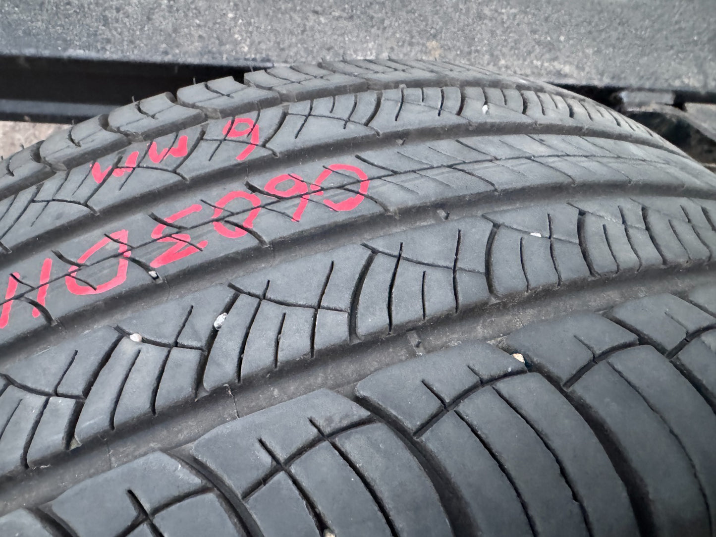 265/45/R21 104W Michelin latitude Tour HP M&S JLR Tyre 6mm 265 45 21 2024 tyre