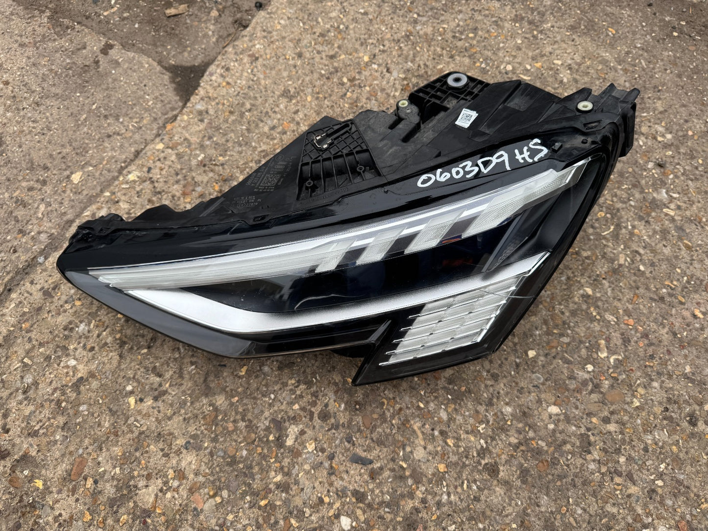 LATE 2023 MK4 AUDI A3 HEADLIGHT **SPARES/REPAIRS** LH LEFT SIDE 8Y0941035A