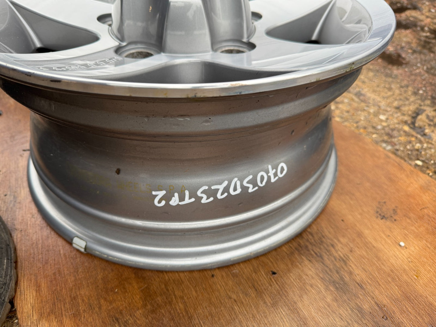 1x LAND ROVER DEFENDER 2012 ALLOY WHEEL 16'' AM7H121007AAW 7Jx16