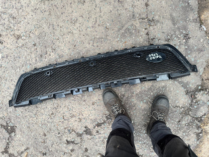2025 Land Rover Range Rover Velar L560 Front Bumper Grille M8A2-17H750