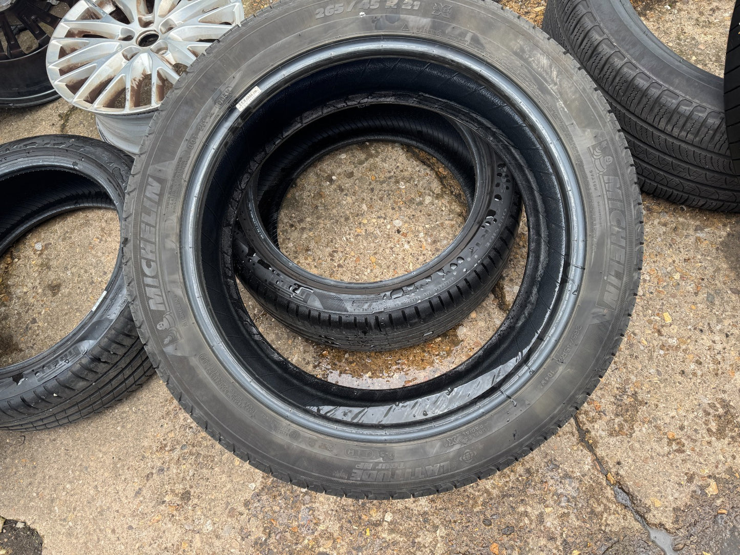 265/45/R21 104W Michelin latitude Tour HP M&S JLR Tyre 6.5mm 265 45 21 2025 tyre