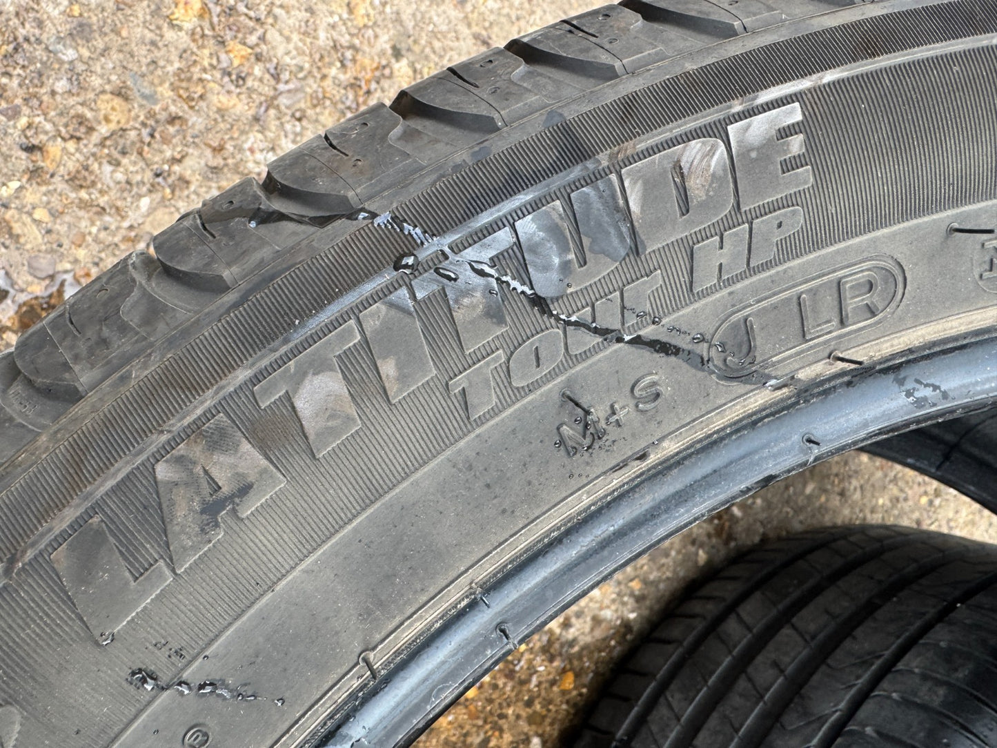 265/45/R21 104W Michelin latitude Tour HP M&S JLR Tyre 6.5mm 265 45 21 2025 tyre