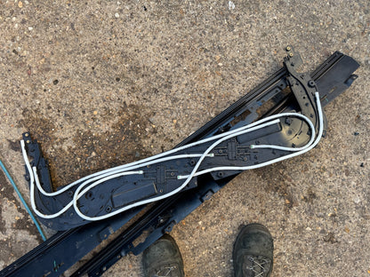 2024 Land Rover Defender Panoramic Roof Frame Rails