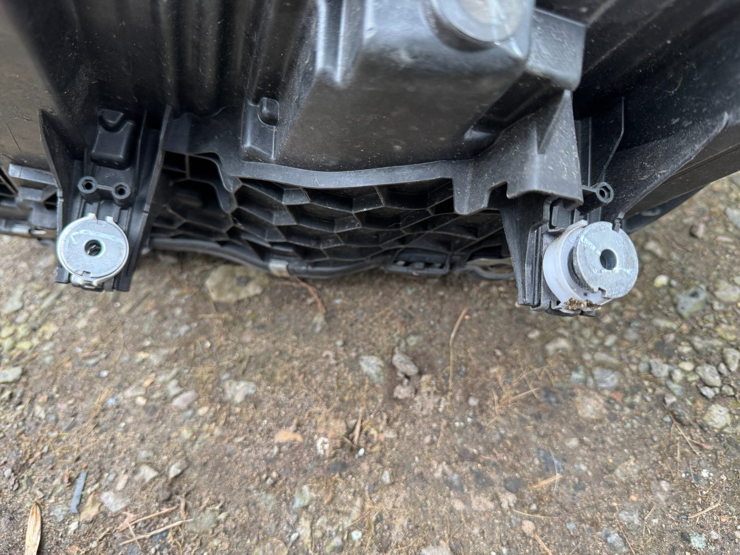 Genuine 2019 BMW X3 Adaptive LED right side headlight  8739656-01 scratched lens