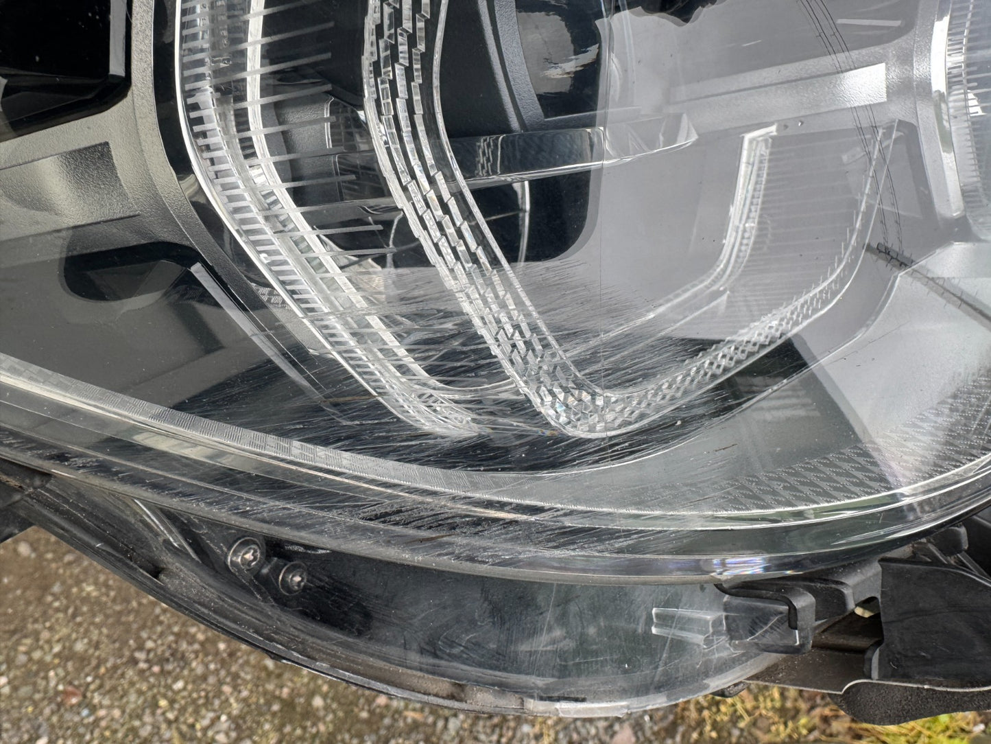 Genuine 2019 BMW X3 Adaptive LED right side headlight  8739656-01 scratched lens