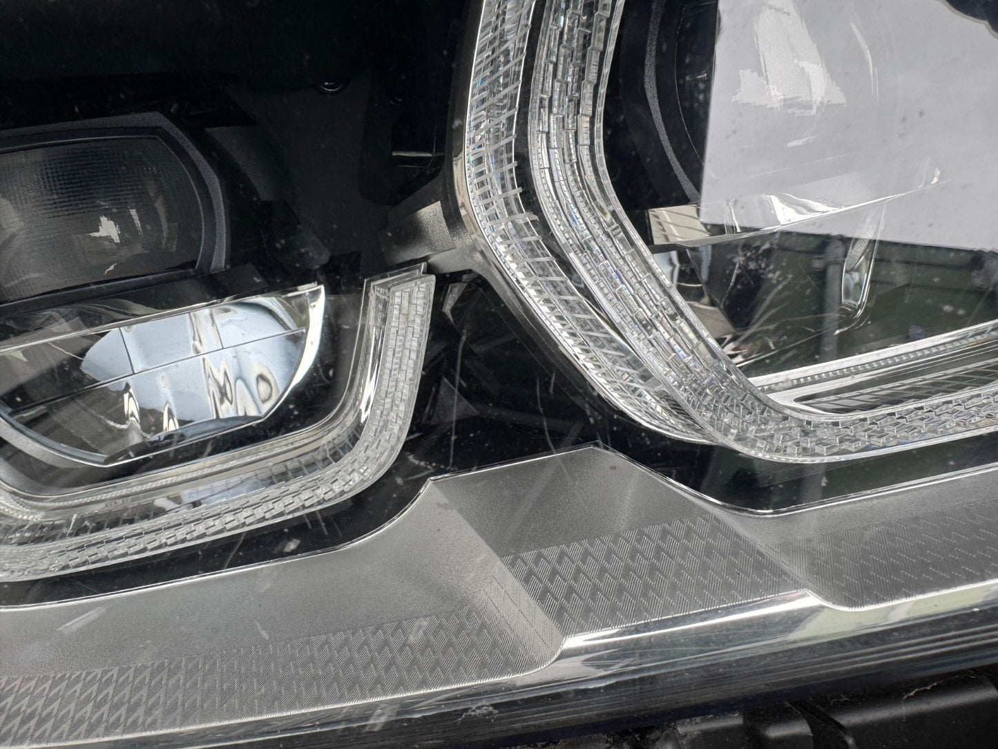 Genuine 2019 BMW X3 Adaptive LED right side headlight  8739656-01 scratched lens