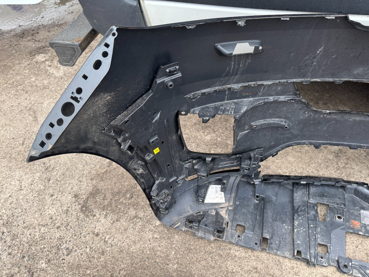 2026 GENUINE RANGE ROVER SPORT L461 BLACK FRONT BUMPER 2022-ON N9X217F003A