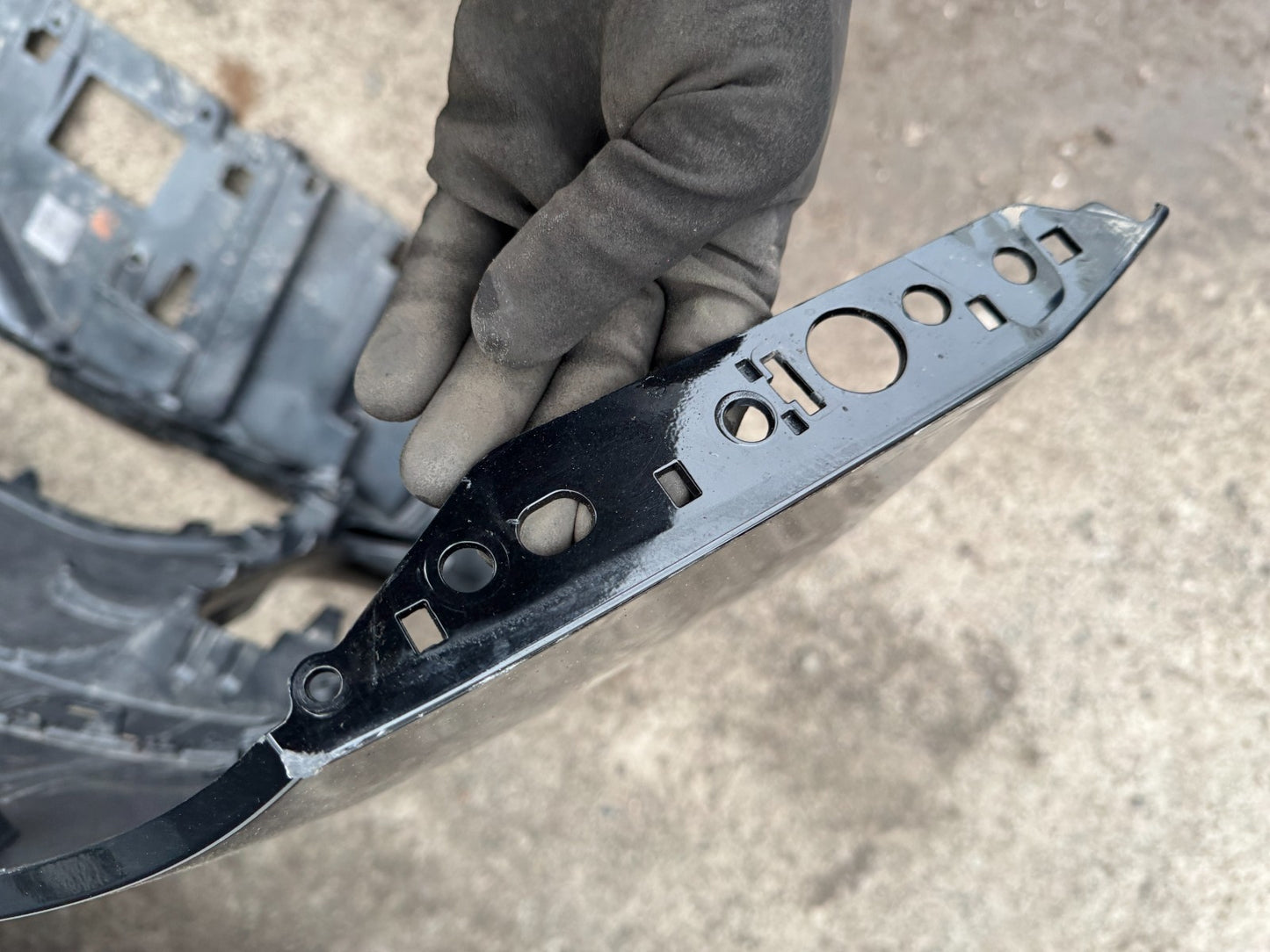 2026 GENUINE RANGE ROVER SPORT L461 BLACK FRONT BUMPER 2022-ON N9X217F003A