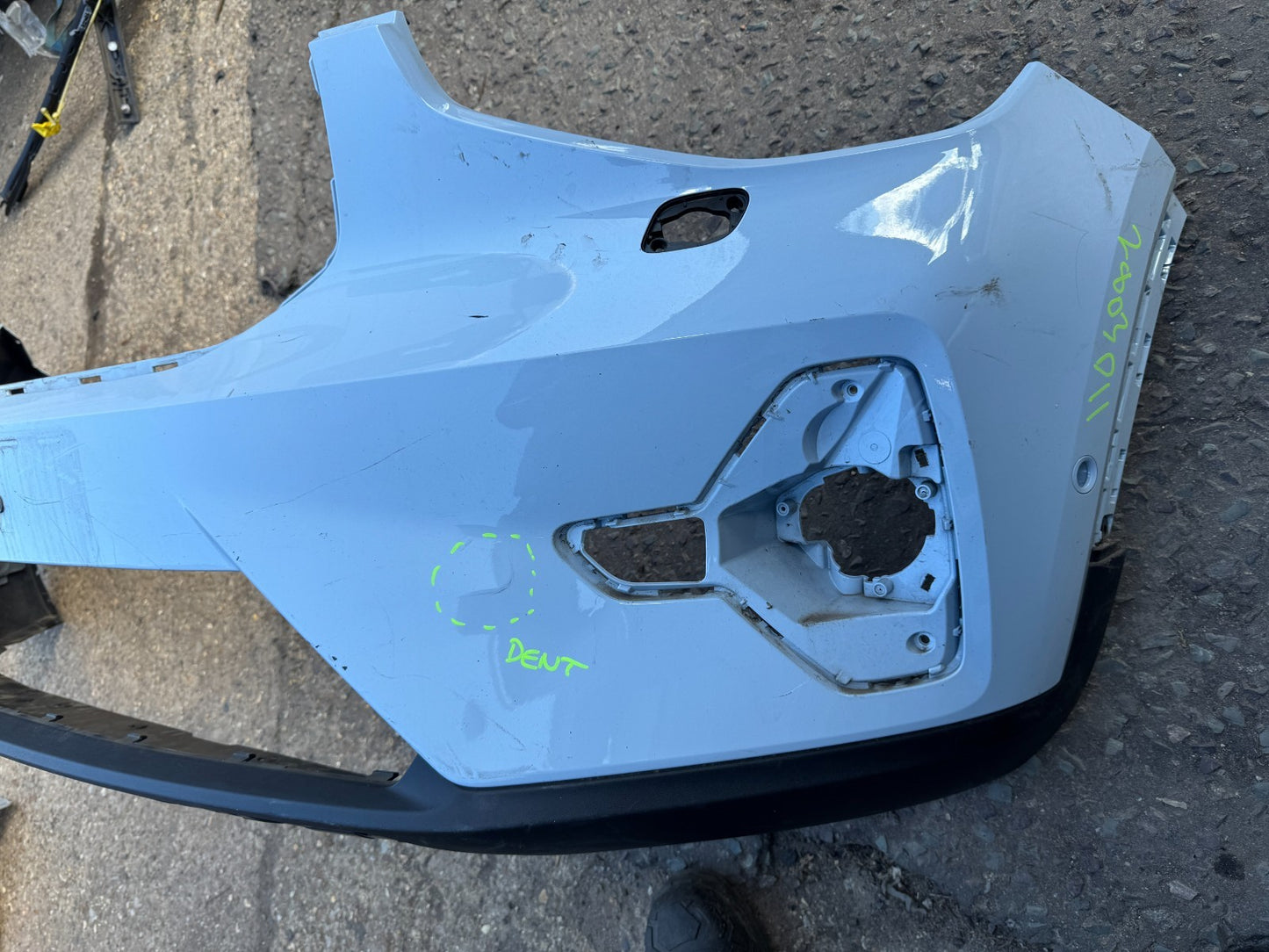 VOLVO XC40 2022-ON FACELIFT GENUINE FRONT BUMPER & LOWER 31690933 32136097