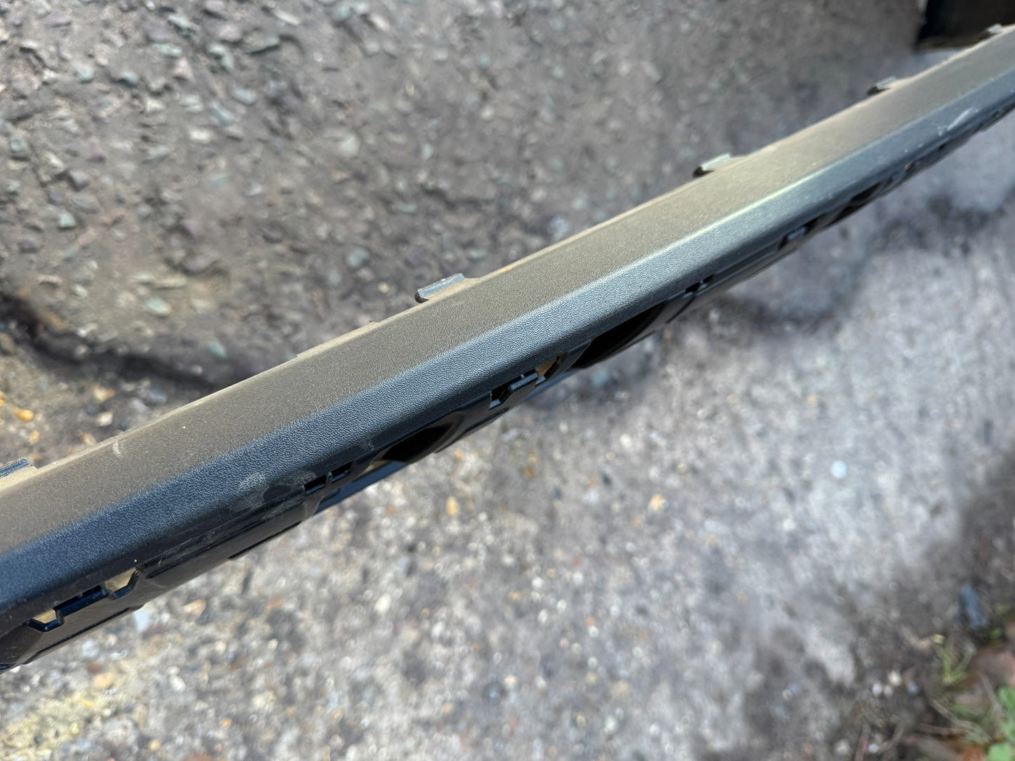 VOLVO XC40 2022-ON FACELIFT GENUINE FRONT BUMPER & LOWER 31690933 32136097