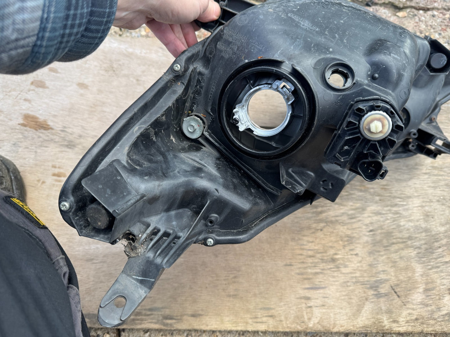 Toyota Vitz/Yaris Mk3 Pre Facelift Right Side Headlight 2012-2014 scratches etc