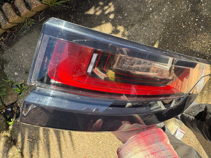 Genuine LAND ROVER RANGE ROVER VELAR Tail Light Rear Lamp RIGHT 2017-2026
