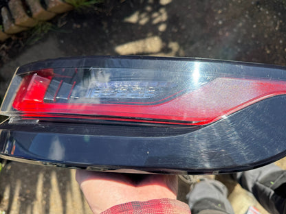 Genuine LAND ROVER RANGE ROVER VELAR Tail Light Rear Lamp RIGHT 2017-2026