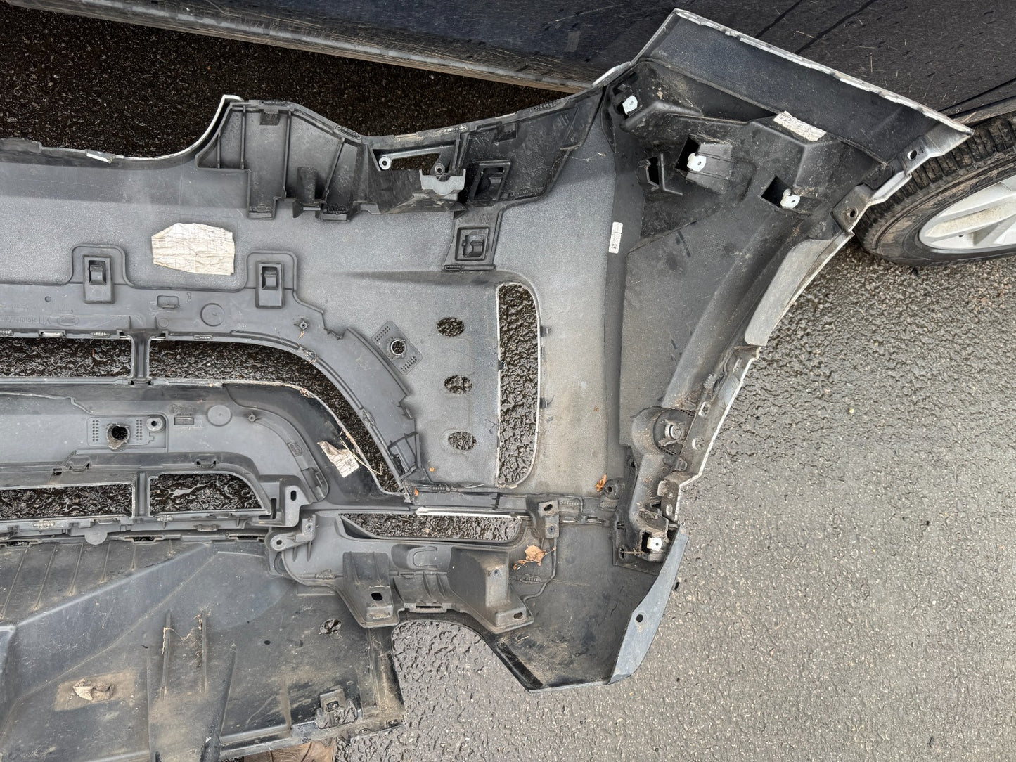 LAND ROVER DISCOVERY L462 DYNAMIC 2017-on FRONT BUMPER & LOWER GRILLE GENUINE