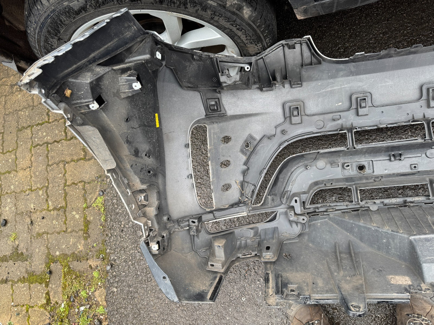 LAND ROVER DISCOVERY L462 DYNAMIC 2017-on FRONT BUMPER & LOWER GRILLE GENUINE