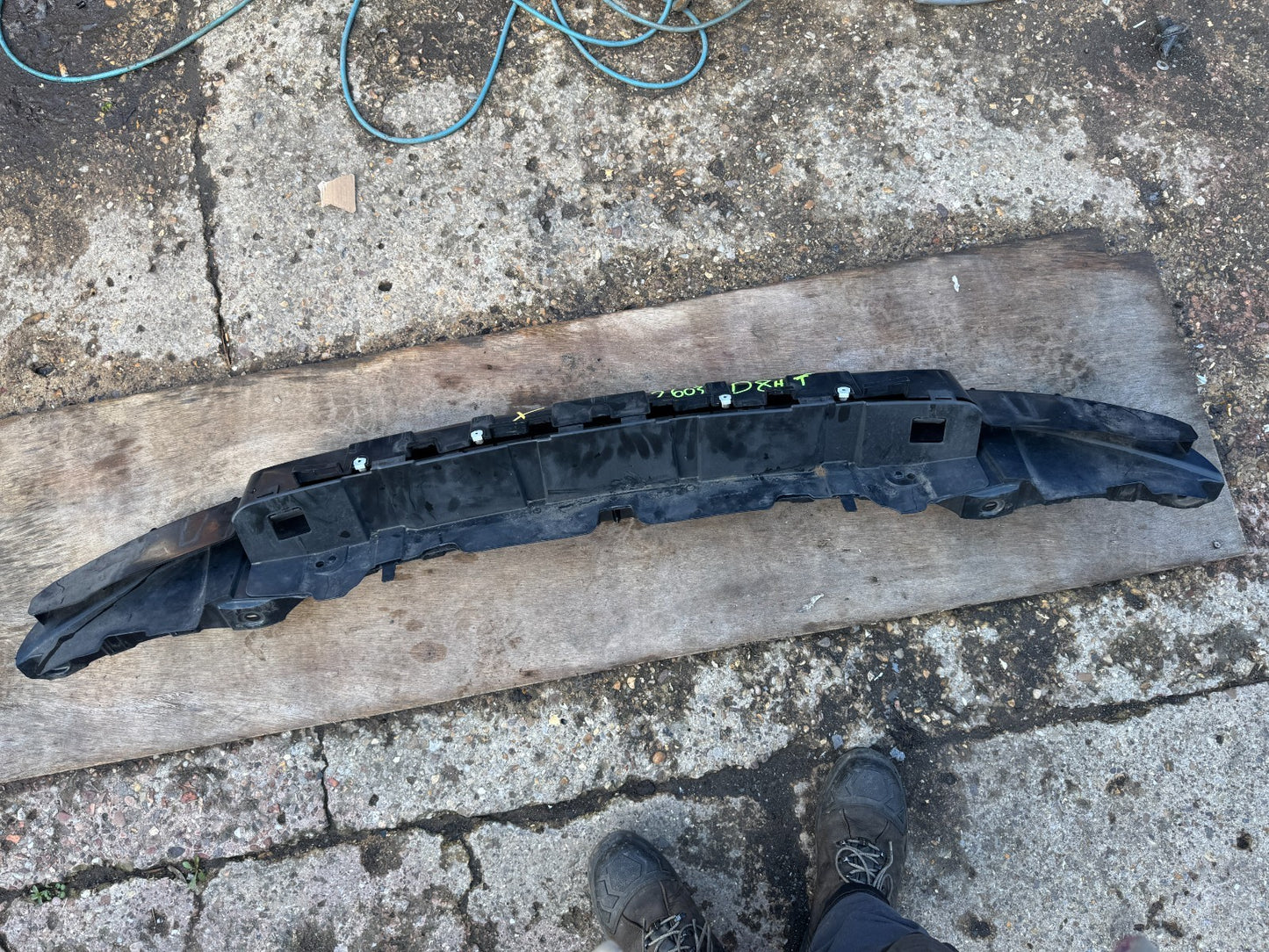 GENUINE LAND ROVER DISCOVERY 5 2017 -ON L462 FRONT BUMPER SUPPORT HY32-17A793