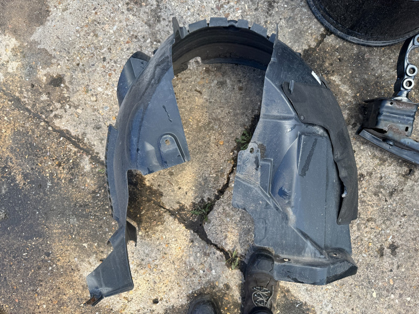Jaguar F Pace SVR X761 Front Wheel Arch Liner Splash Guard Driver Side Right
