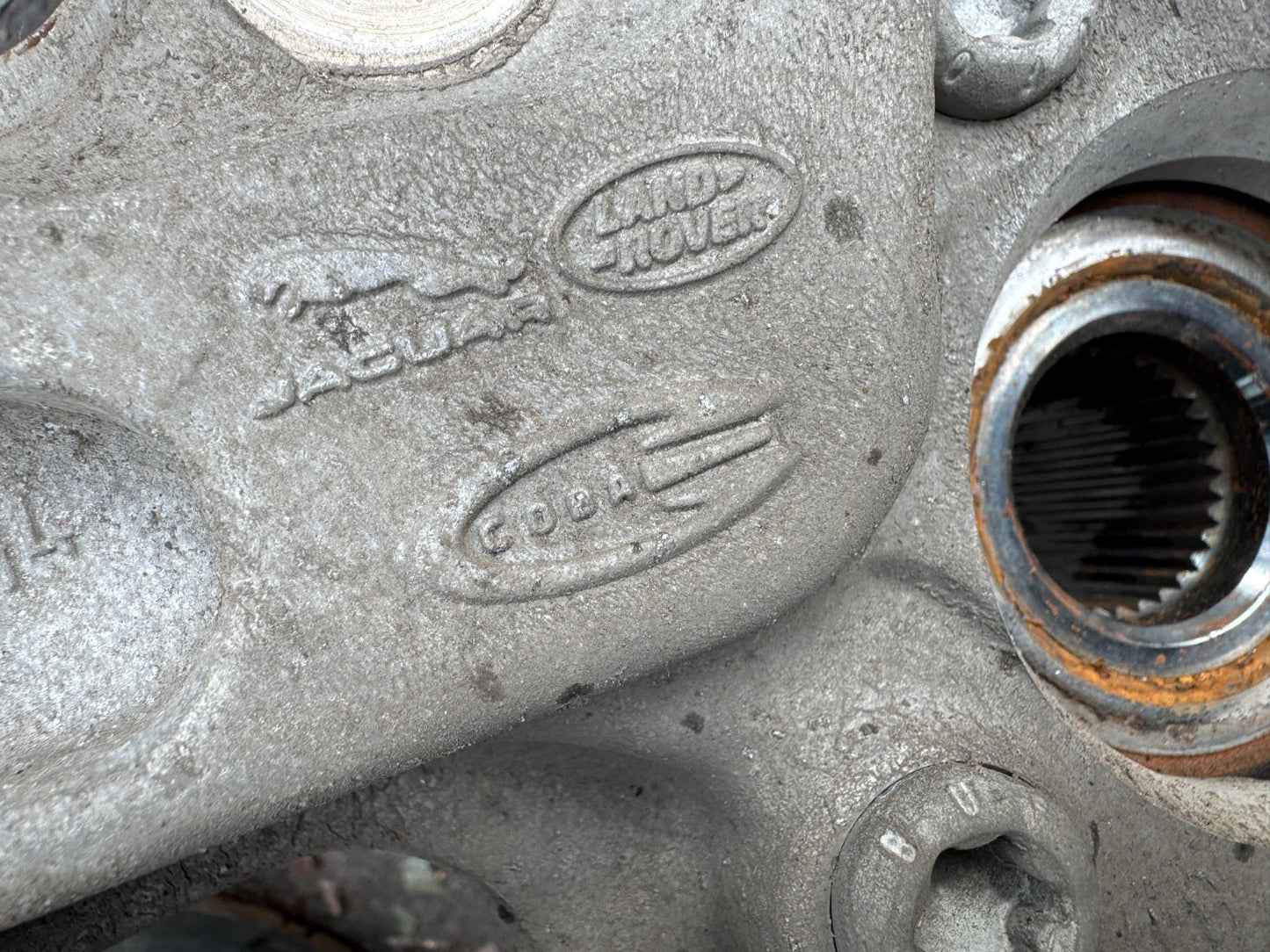 Range Rover Velar L560 / Jaguar F Pace X761 Front Left Hub Knuckle MK833K186BC