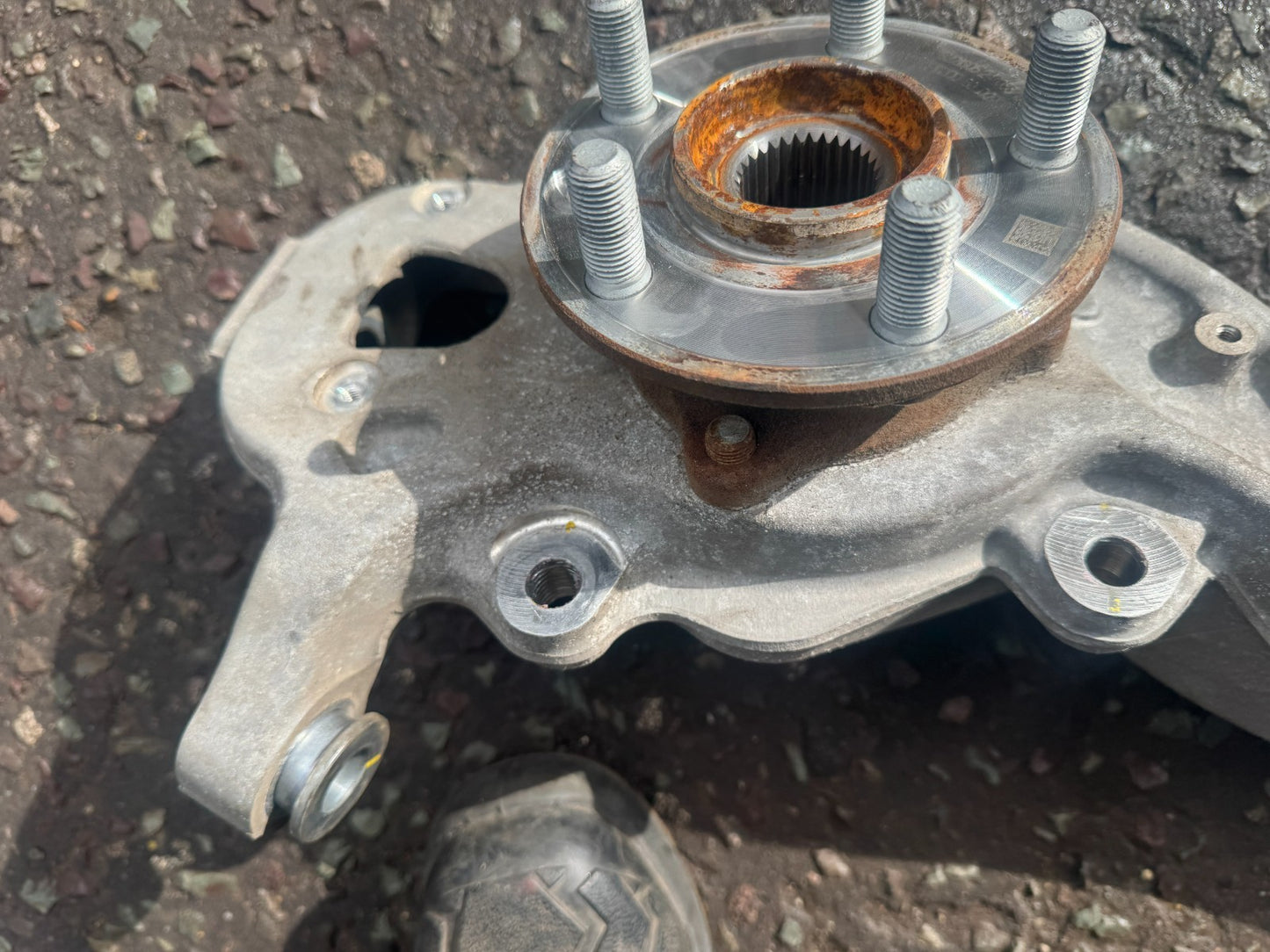 Range Rover Velar L560 / Jaguar F Pace X761 Front Left Hub Knuckle MK833K186BC