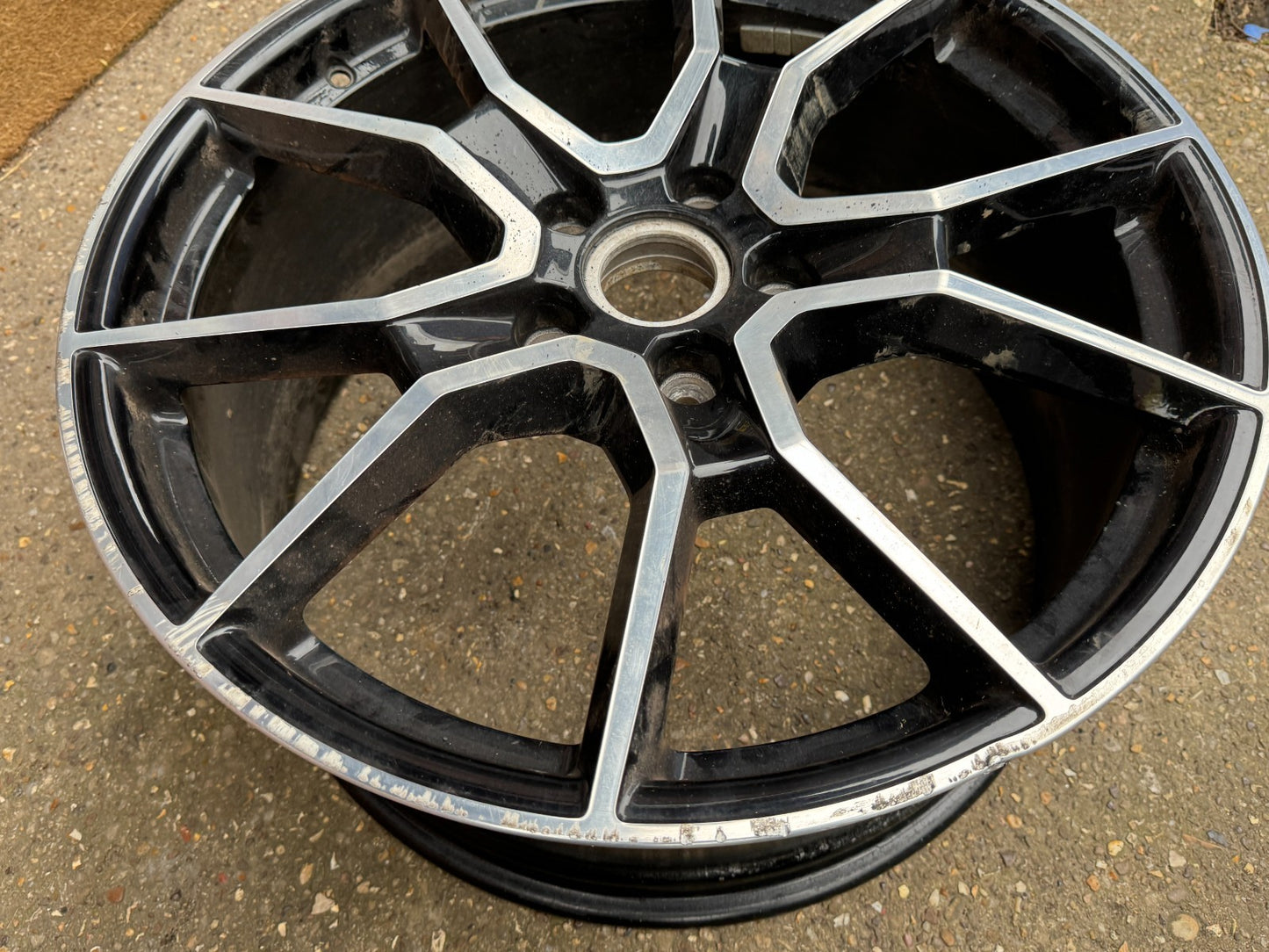 GENUINE PORSCHE TAYCAN RS SPYDER GTS 21' FRONT ALLOY WHEEL DIAMOND CUT