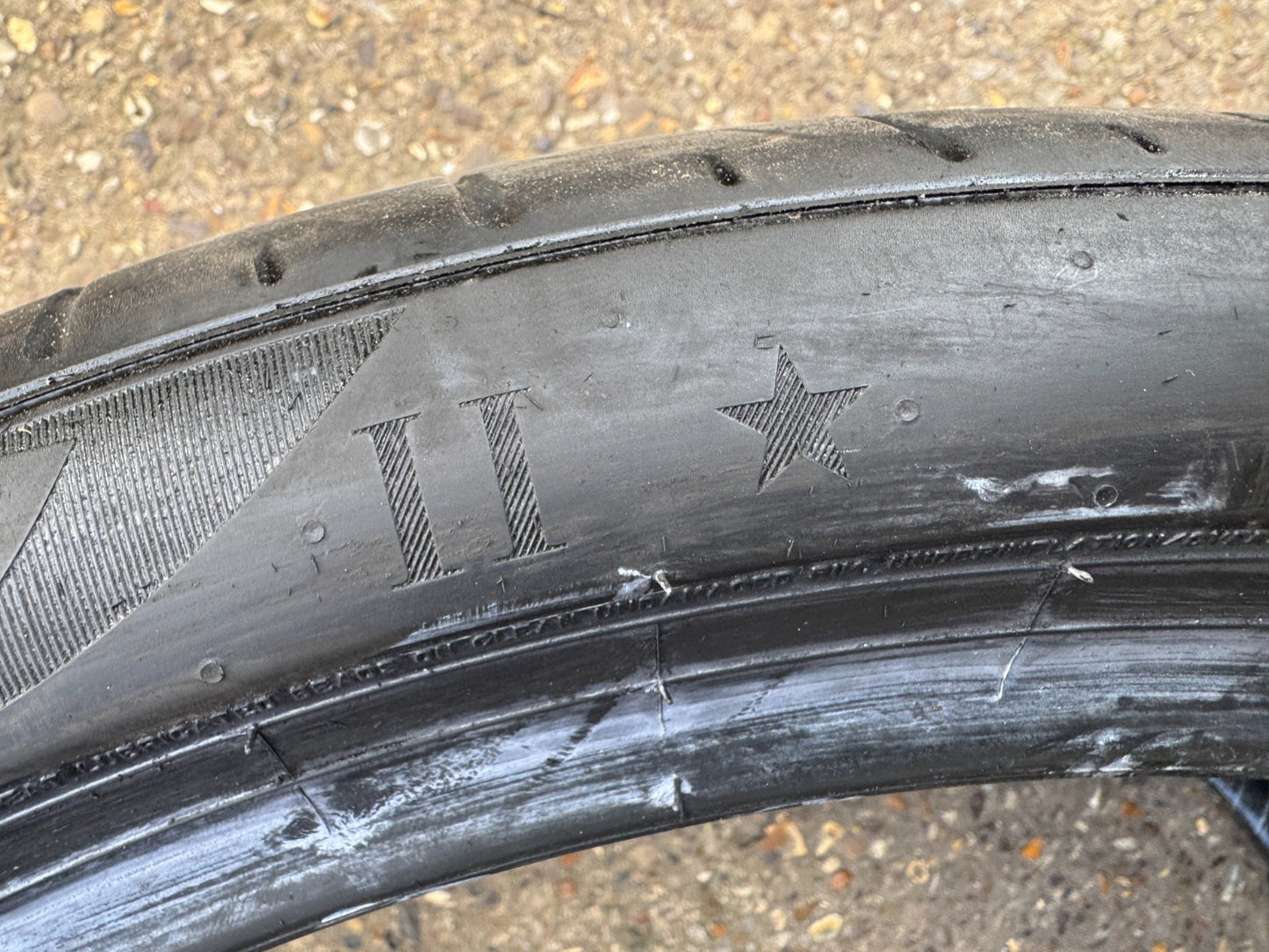 275 35 22 104Y Pirelli Pzero XL 2024 tyre