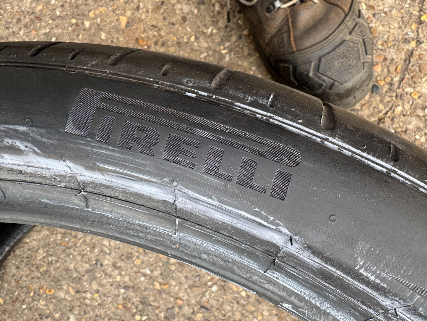 275 35 22 104Y Pirelli Pzero XL 2024 tyre