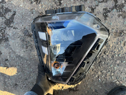 HYUNDAI KONA SX2 Front Right Headlight 92102-BE030 2023-2025 SPARES/REPAIRS