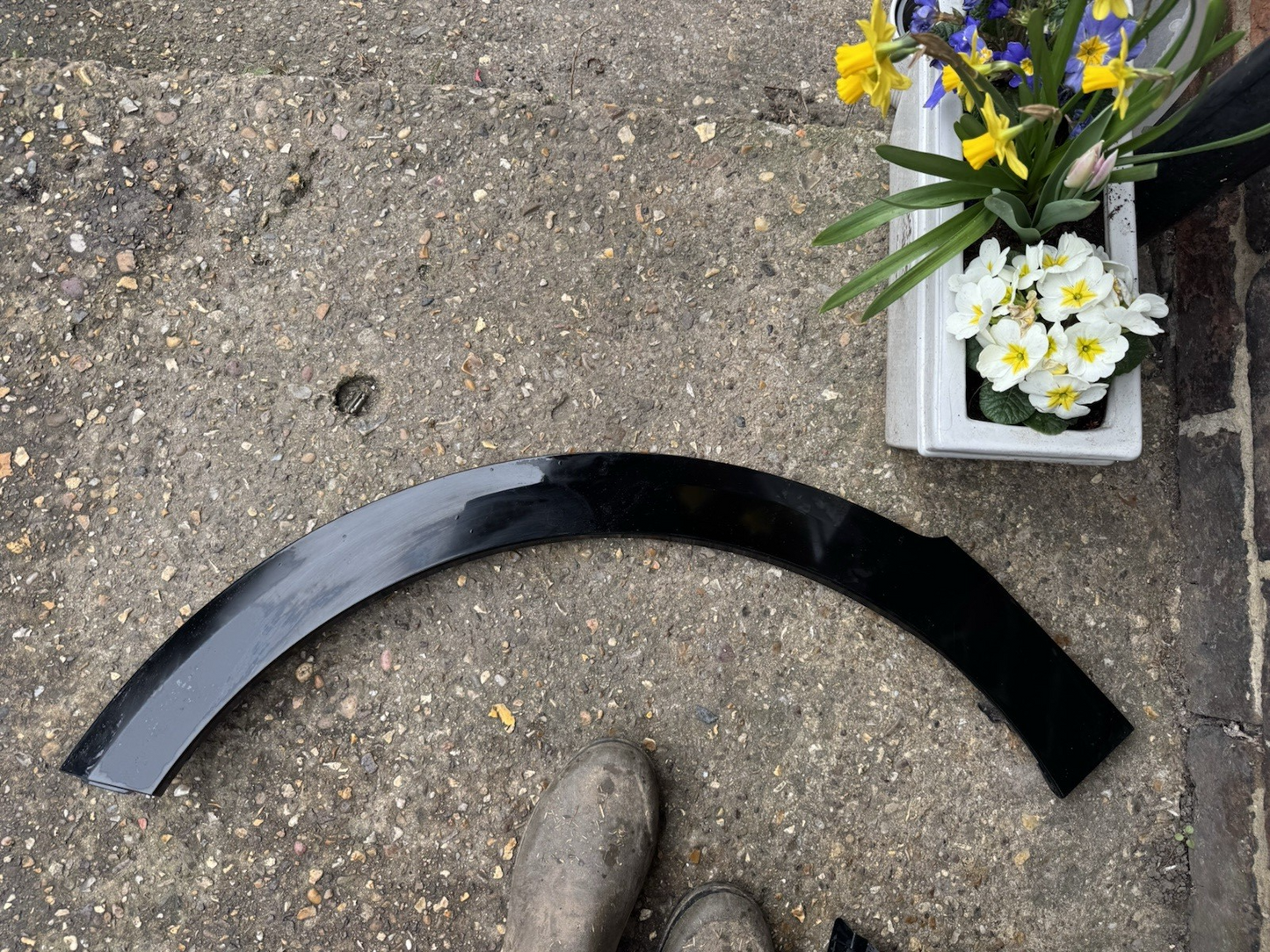 KIA NIRO 2022-2025 FRONT LEFT SIDE WHEEL ARCH TRIM 87713-AT100