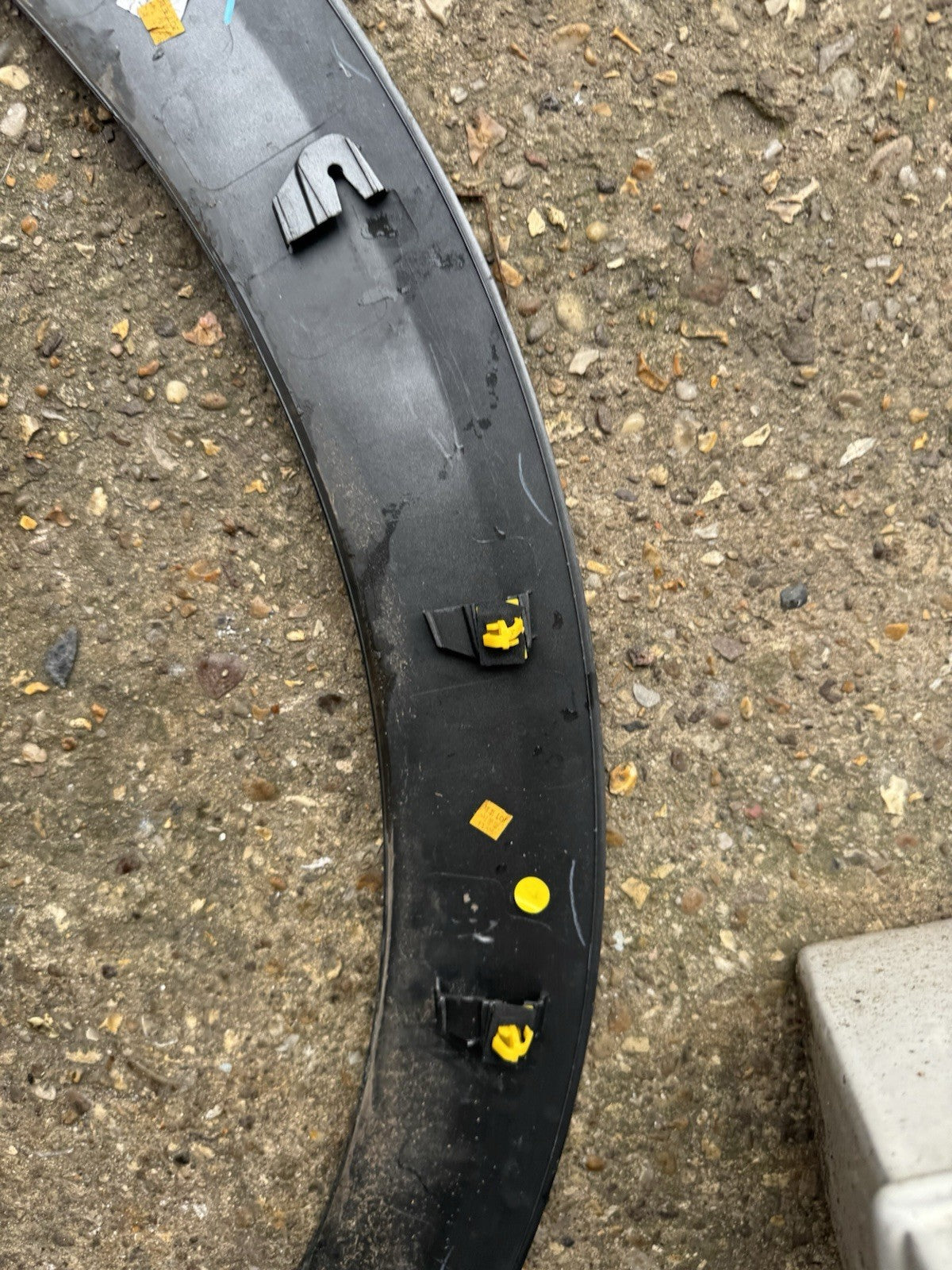 KIA NIRO 2022-2025 FRONT LEFT SIDE WHEEL ARCH TRIM 87713-AT100