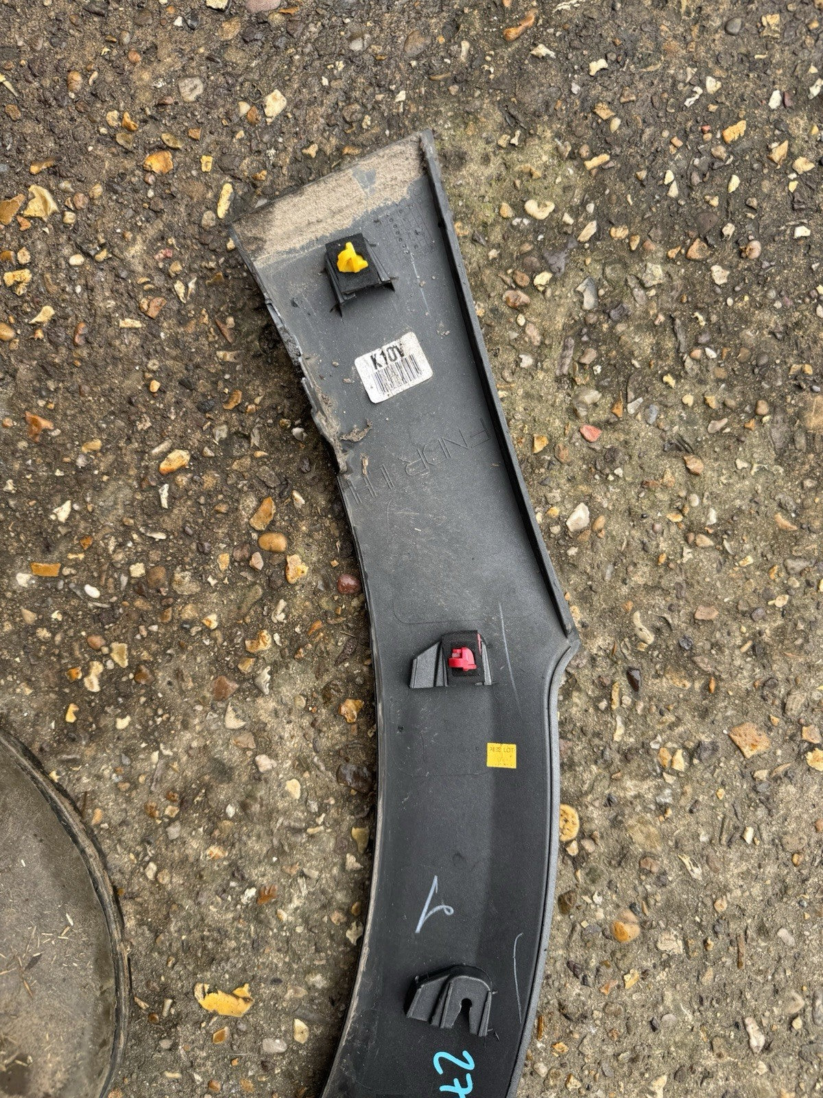 KIA NIRO 2022-2025 FRONT LEFT SIDE WHEEL ARCH TRIM 87713-AT100