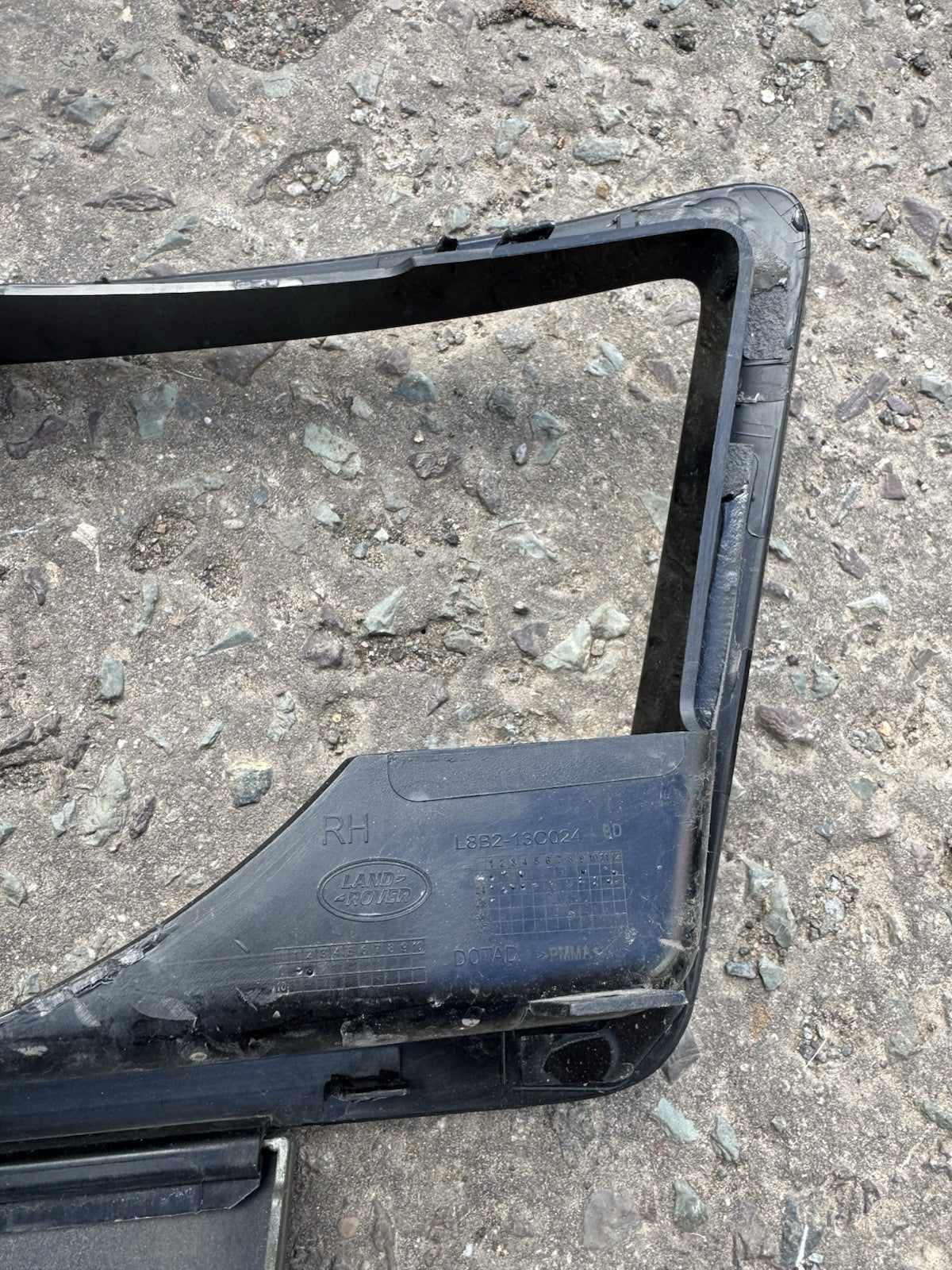 LAND ROVER DEFENDER L663 19-22 FRONT BUMPER RIGHT SIDE PART L8B2-17B875-A