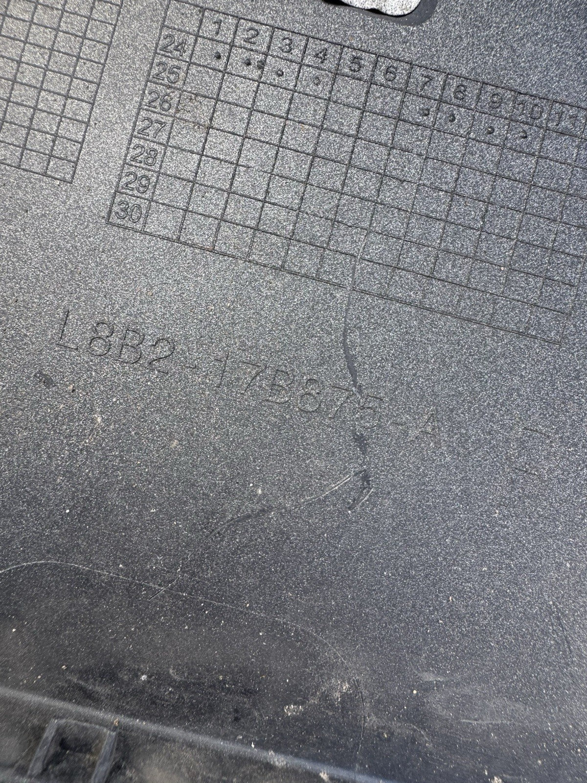 LAND ROVER DEFENDER L663 19-22 FRONT BUMPER RIGHT SIDE PART L8B2-17B875-A