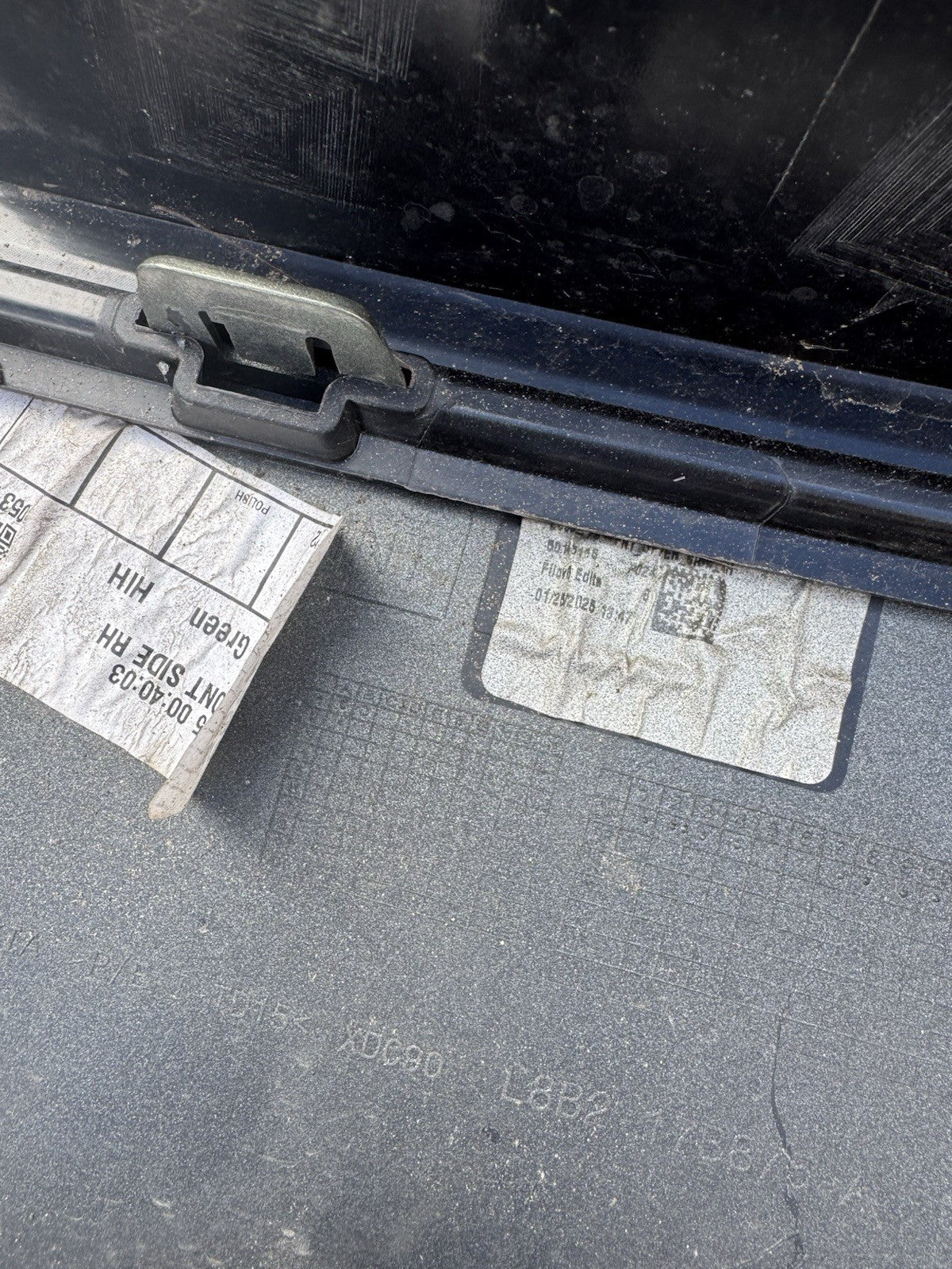 LAND ROVER DEFENDER L663 19-22 FRONT BUMPER RIGHT SIDE PART L8B2-17B875-A