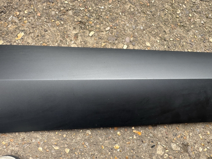 Hyundai Kona Front Door Molding Trim Right 2022on SUV 87724-BE010 87724BE010