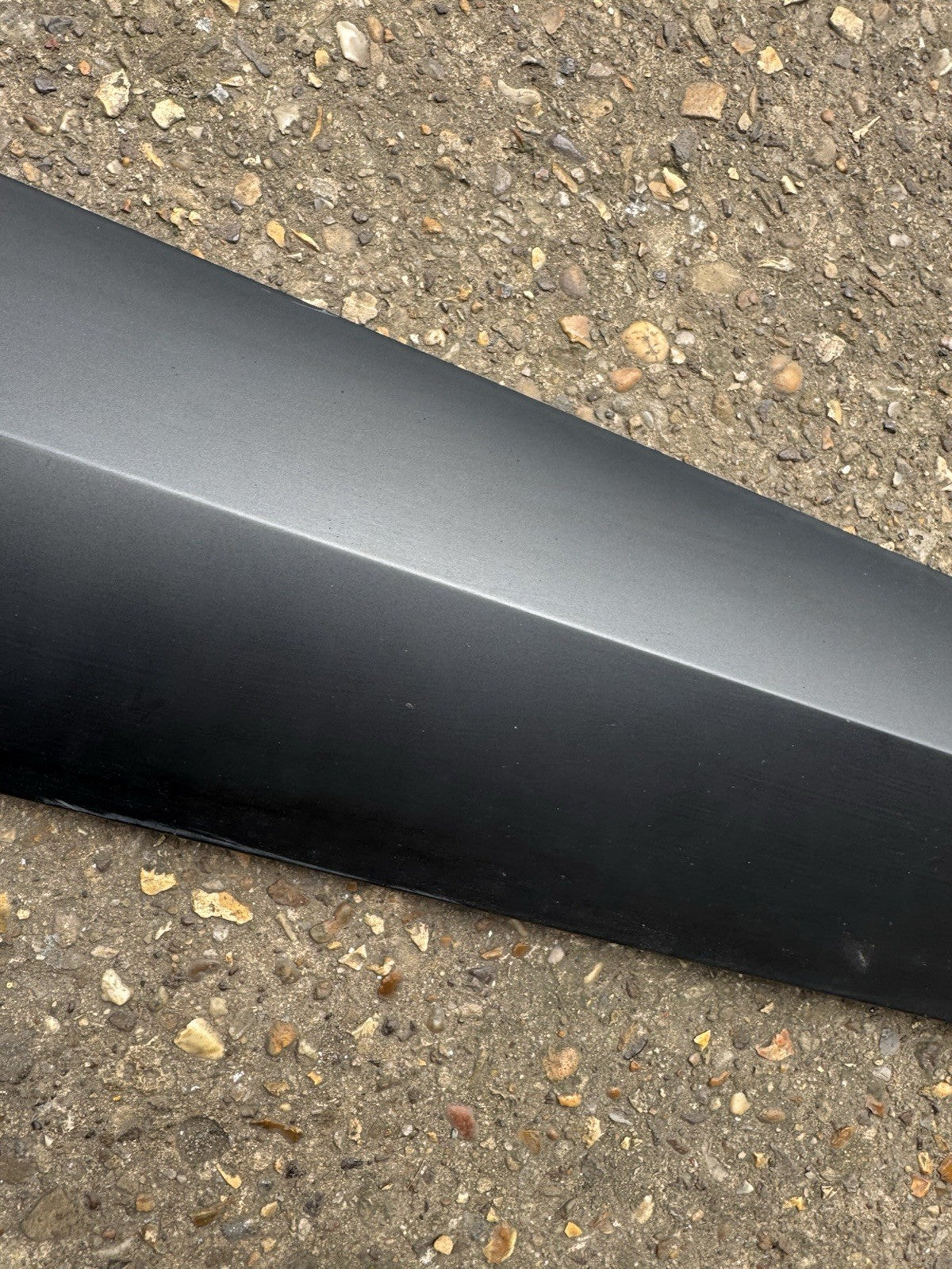 Hyundai Kona Front Door Molding Trim Right 2022on SUV 87724-BE010 87724BE010