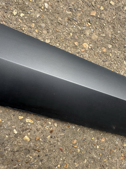 Hyundai Kona Front Door Molding Trim Right 2022on SUV 87724-BE010 87724BE010
