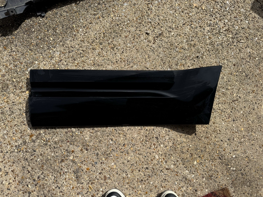 2025 Land Rover Defender 110 Rear Left Side Door Moulding L8B2-274A49-C Genuine