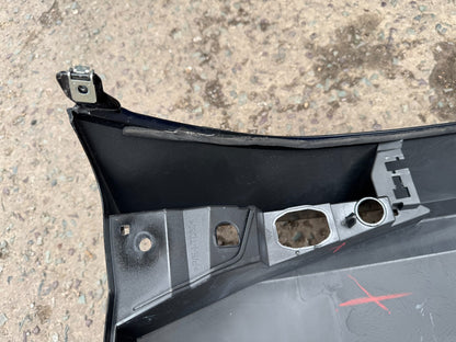 TAIL GATE PLASTIC LID REAR RENAULT SYMBIOZ 901523680R DAMAGED