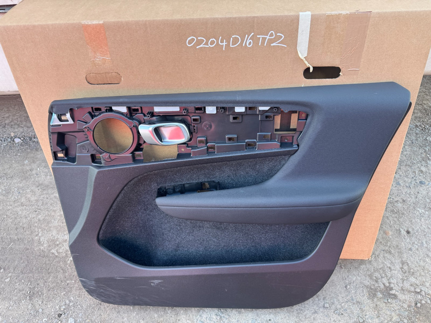 2025 VOLVO XC40 B4 INSCRIPTION Door Card Right Front