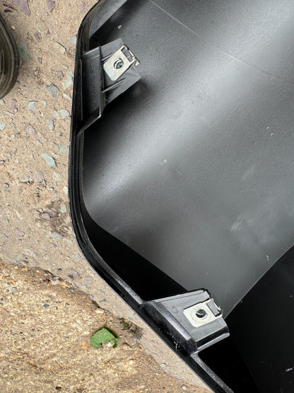 TAIL GATE PLASTIC LID REAR RENAULT SYMBIOZ 901523680R DAMAGED