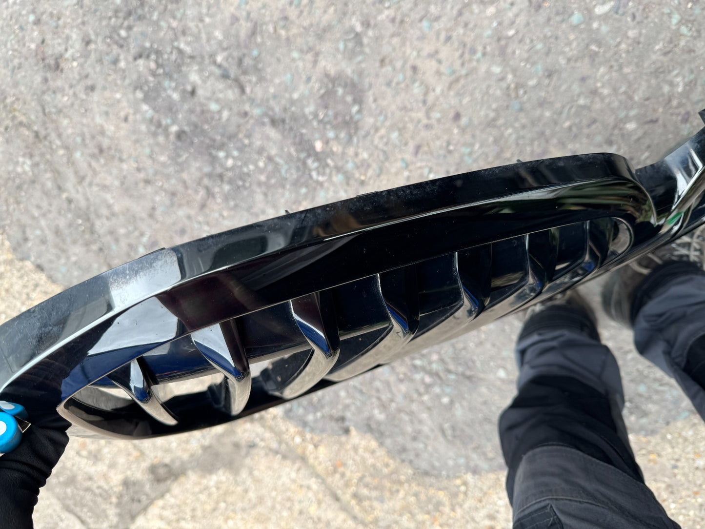 BMW X7 FRONT GRILL G07 8094566 GENUINE BMW DARK CHROME - CAMERA HOLE