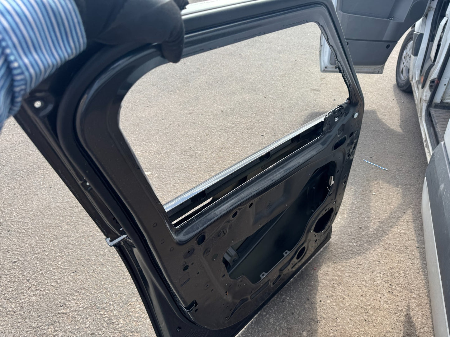2022 - 2025 Range Rover L460 Left Side Front Door M8E2-20227-A Vogue SV SE P400