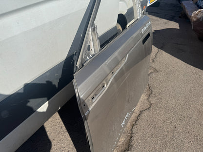 LAND ROVER RANGE ROVER VELAR L560 Front Left Door Damaged LR091718 (J8A220125AA)