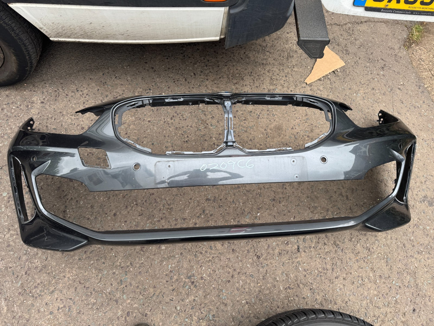 BMW 1 SERIES F40 2023 M-SPORT FRONT BUMPER 8070928 DEEP SCRATCHED NEEDS REPAIR