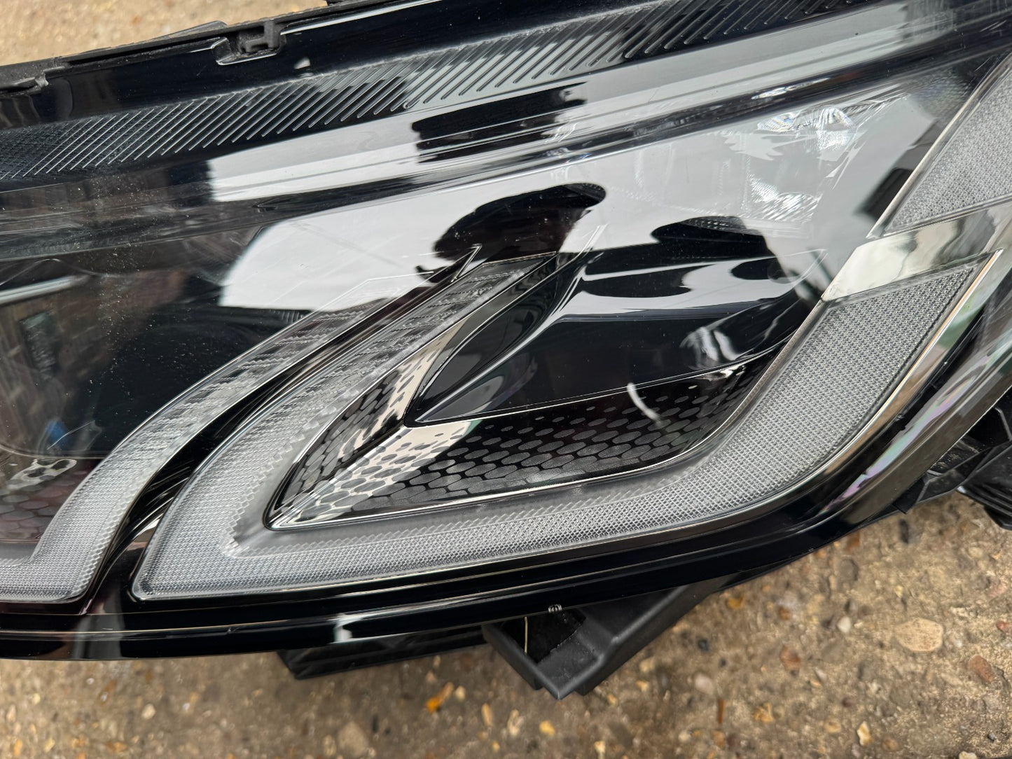 2025 Discovery Sport L550 Facelift Left LED Matrix Headlight MK7213W030GD Damage