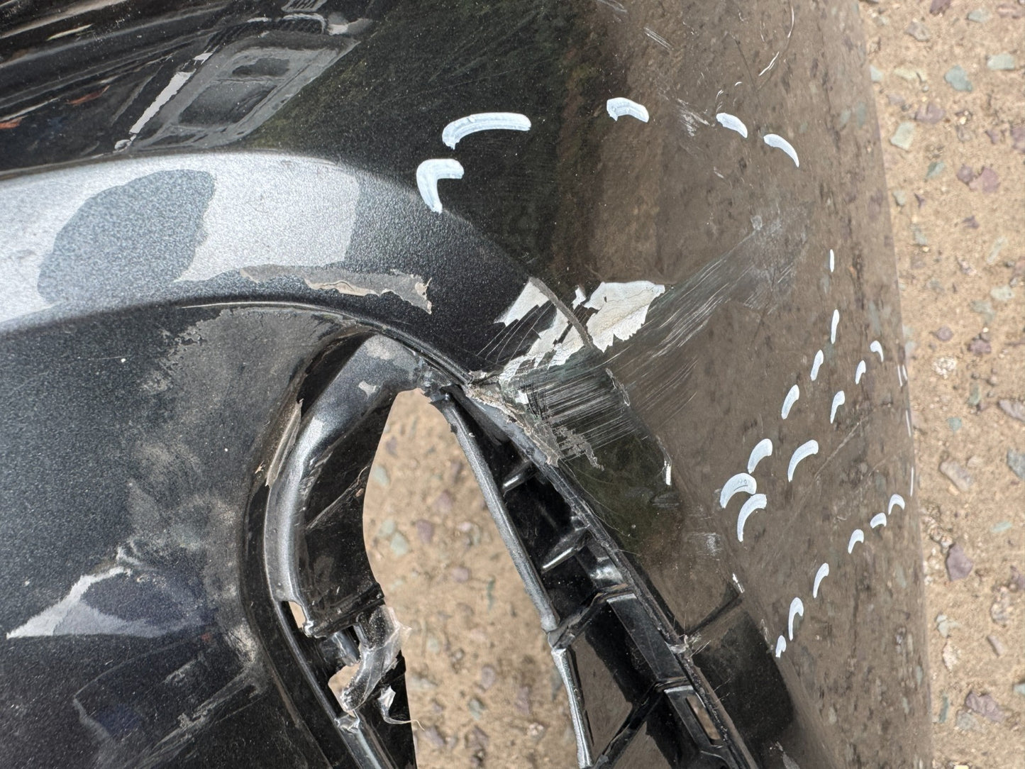 BMW 1 SERIES F40 2023 M-SPORT FRONT BUMPER 8070928 DEEP SCRATCHED NEEDS REPAIR