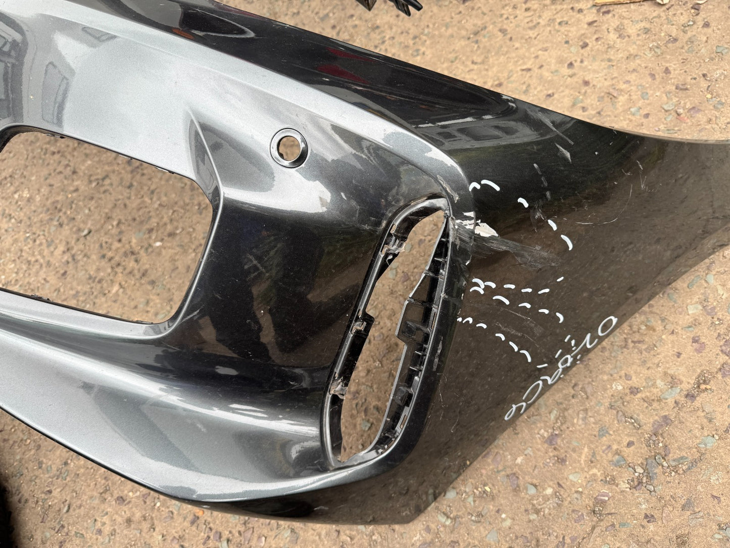 BMW 1 SERIES F40 2023 M-SPORT FRONT BUMPER 8070928 DEEP SCRATCHED NEEDS REPAIR