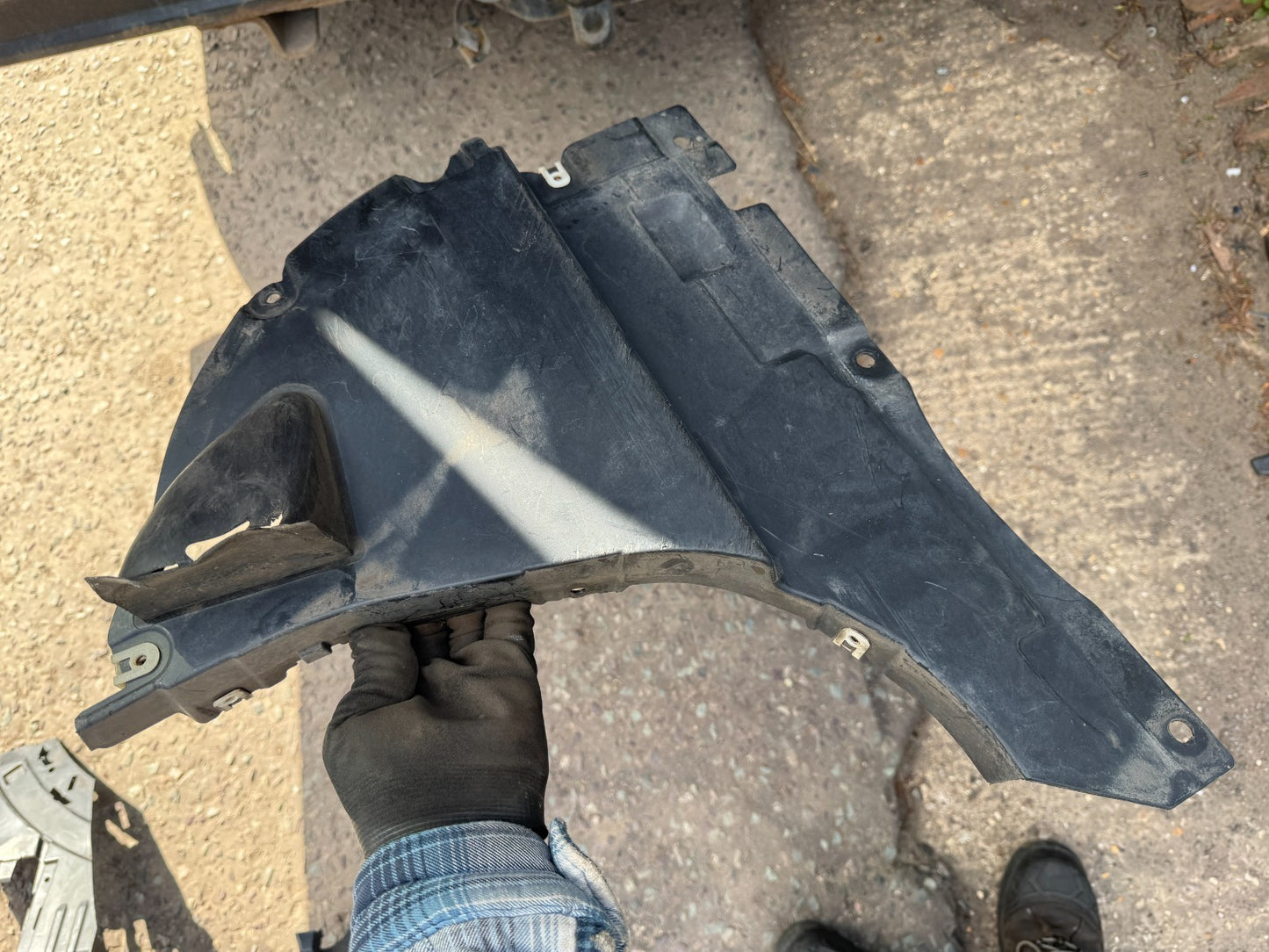 BMW 2 SERIES WHEEL ARCH BOTTOM TRIM RIGHT SIDE 8497244 F44